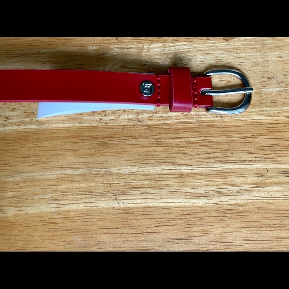 NWT Red Liz Claiborne Belt - Picture 3 of 4